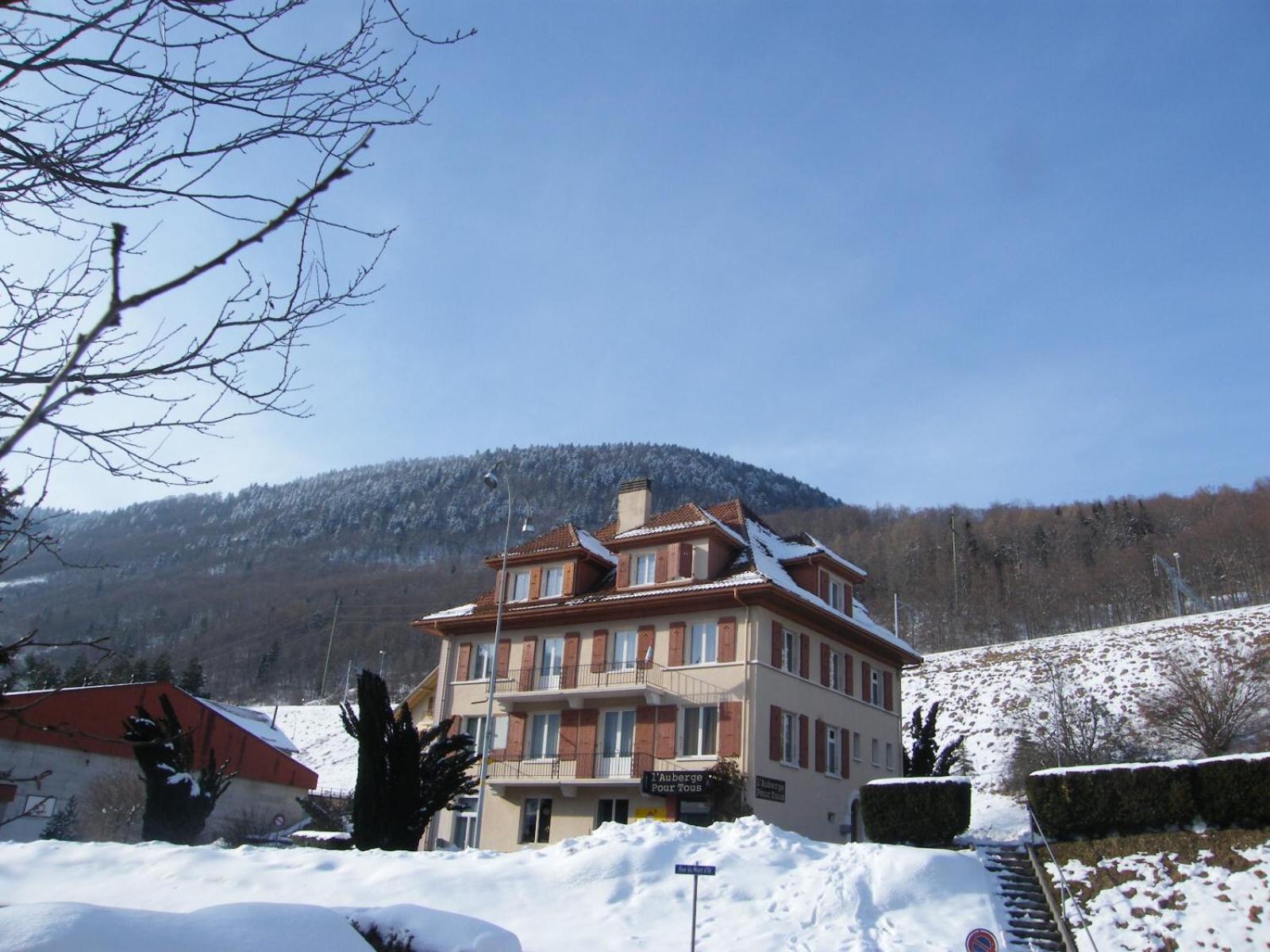 Auberge Pour Tous 瓦洛尔布 外观 照片