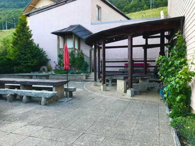 Auberge Pour Tous 瓦洛尔布 外观 照片