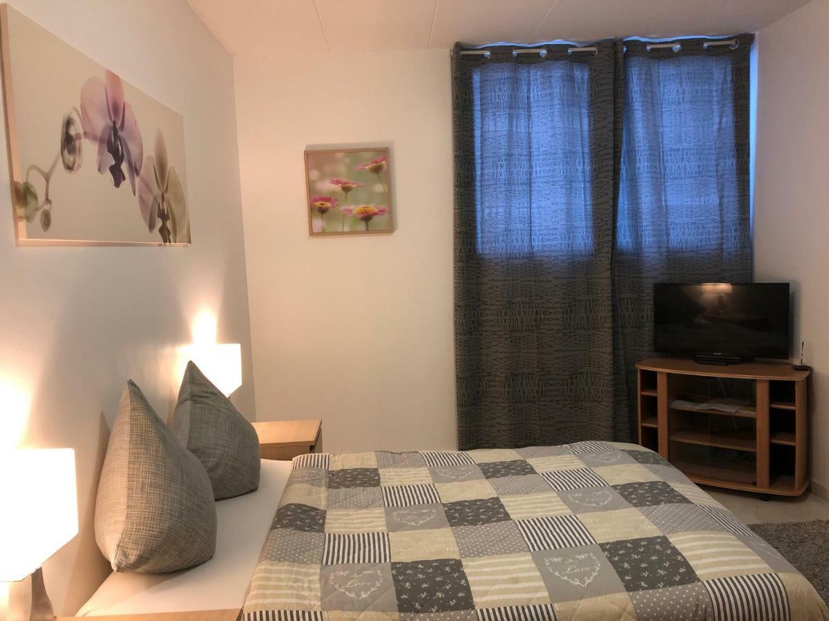 Auberge Pour Tous 瓦洛尔布 外观 照片