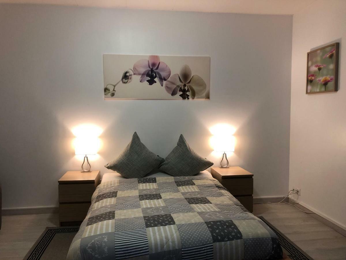 Auberge Pour Tous 瓦洛尔布 外观 照片