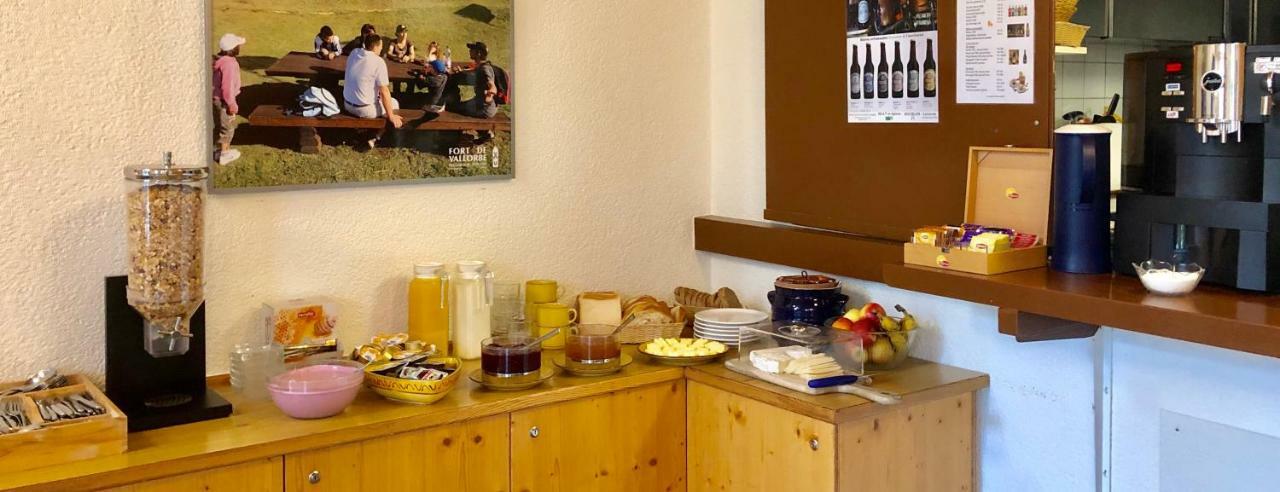 Auberge Pour Tous 瓦洛尔布 外观 照片