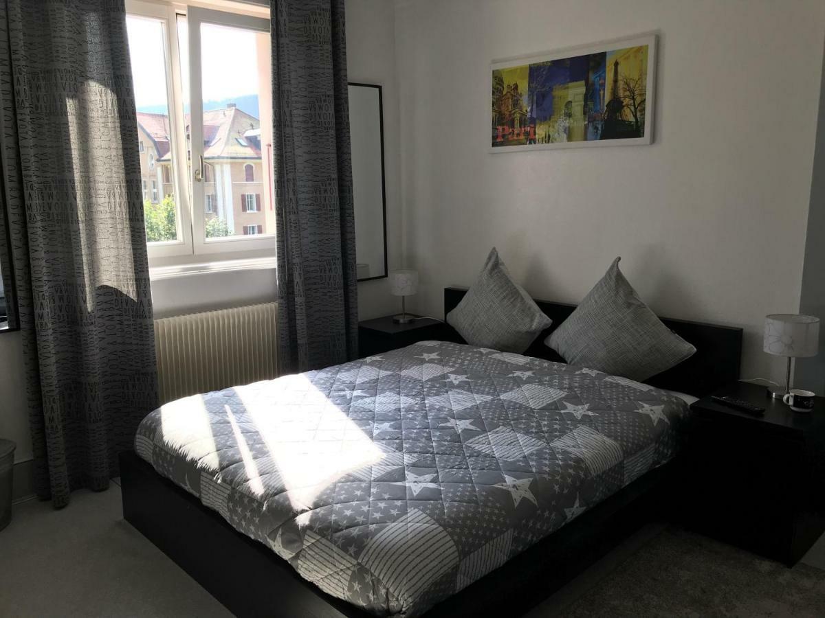 Auberge Pour Tous 瓦洛尔布 外观 照片