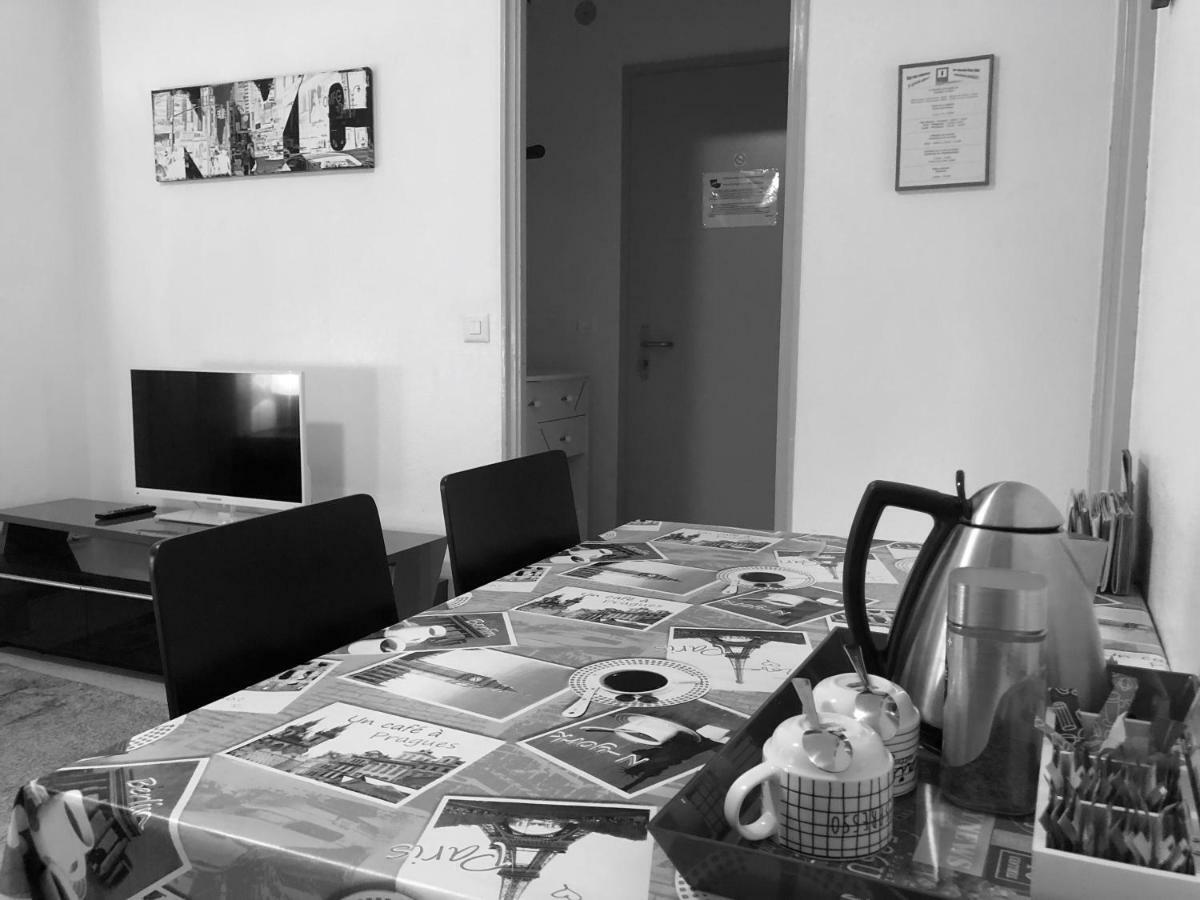 Auberge Pour Tous 瓦洛尔布 外观 照片