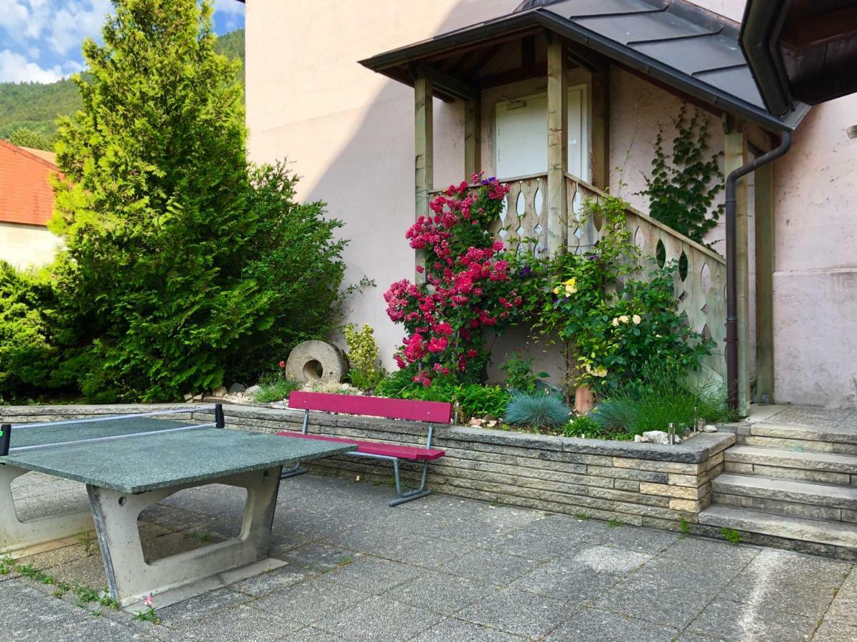 Auberge Pour Tous 瓦洛尔布 外观 照片