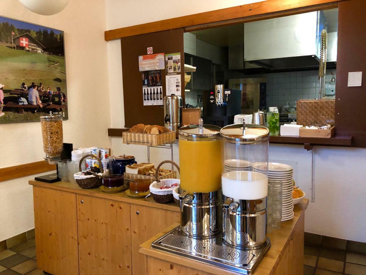 Auberge Pour Tous 瓦洛尔布 外观 照片