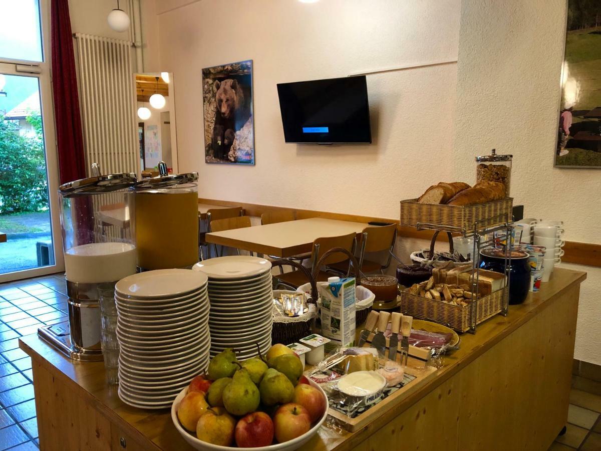 Auberge Pour Tous 瓦洛尔布 外观 照片